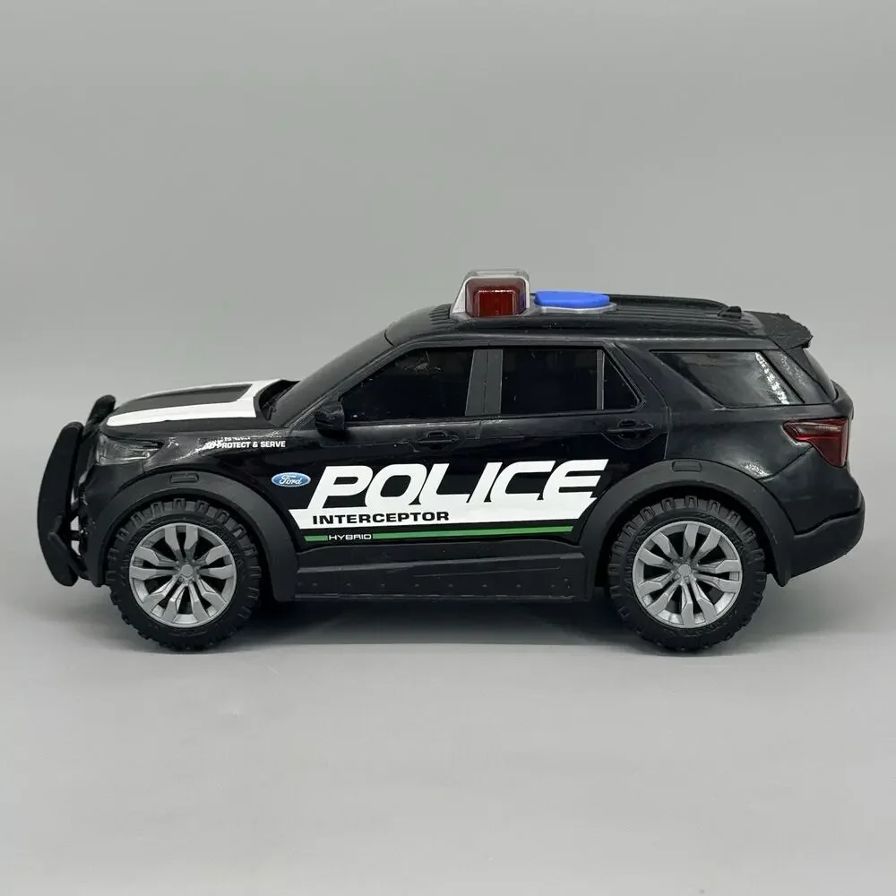 Dickie Toys Official Ford Interceptor Police Car Lights Sound + Action Figures +